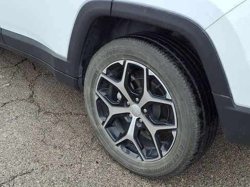 Used 2024 Jeep Compass Latitude w/ Altitude Special Edition image 17