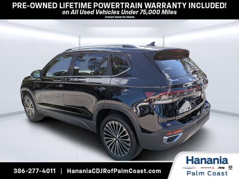 Used 2025 Volkswagen Taos SE FWD image 5