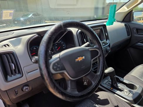 Used 2021 Chevrolet Colorado W/T w/ WT Convenience Package RWD image 14