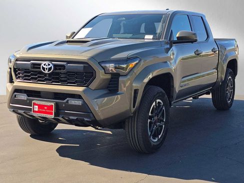 Used 2024 Toyota Tacoma TRD Sport image 7