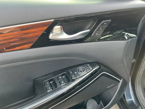 Used 2018 Kia Cadenza Technology w/ Paint Protection Package image 11
