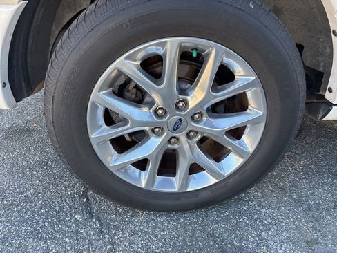 Used 2017 Ford Expedition Limited w/ Equipment Group 301A image 15