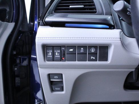 Used 2023 Honda Odyssey Elite image 17