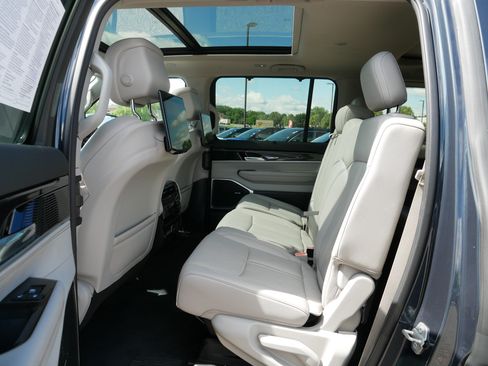 Used 2022 Jeep Wagoneer Series I w/ Convenience Group I AWD/4WD image 34