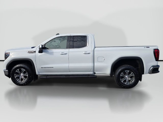 Used 2022 GMC Sierra 1500 SLE w/ X31 Off-Road Package AWD/4WD image 2