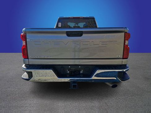 Used 2025 Chevrolet Silverado 2500 LT w/ Convenience Package AWD/4WD image 5