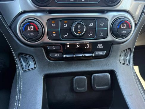 Used 2020 Chevrolet Suburban LT w/ Luxury Package AWD/4WD image 29