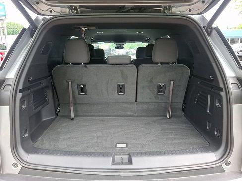 Used 2026 Chevrolet Traverse LT w/ Driver Confidence Package FWD image 27