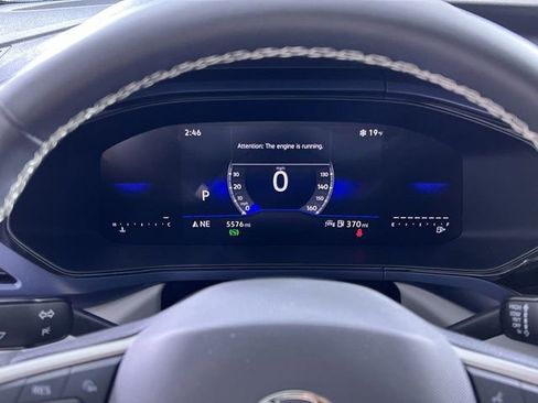 Used 2024 Volkswagen Taos SE image 15