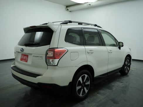 Used 2017 Subaru Forester 2.5i Limited image 18