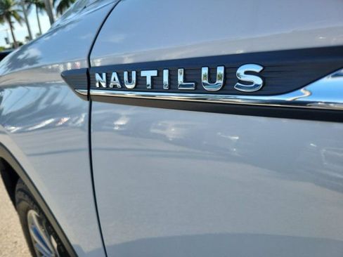 Certified 2022 Lincoln Nautilus FWD w/ Premium Package image 16