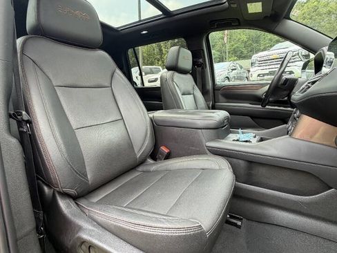 Used 2021 Chevrolet Suburban High Country AWD/4WD image 29
