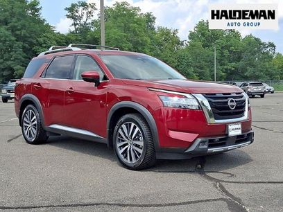 Used 2022 Nissan Pathfinder Platinum w/ Cargo Package