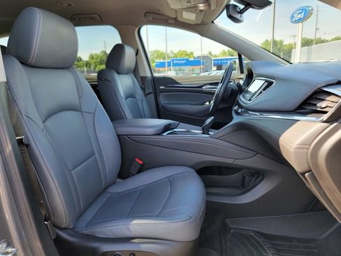 Used 2020 Buick Enclave Essence FWD image 24