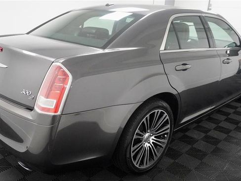 Used 2014 Chrysler 300 S image 7