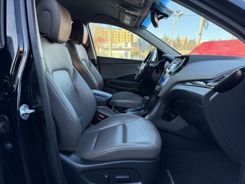 Used 2014 Hyundai Santa Fe GLS image 28