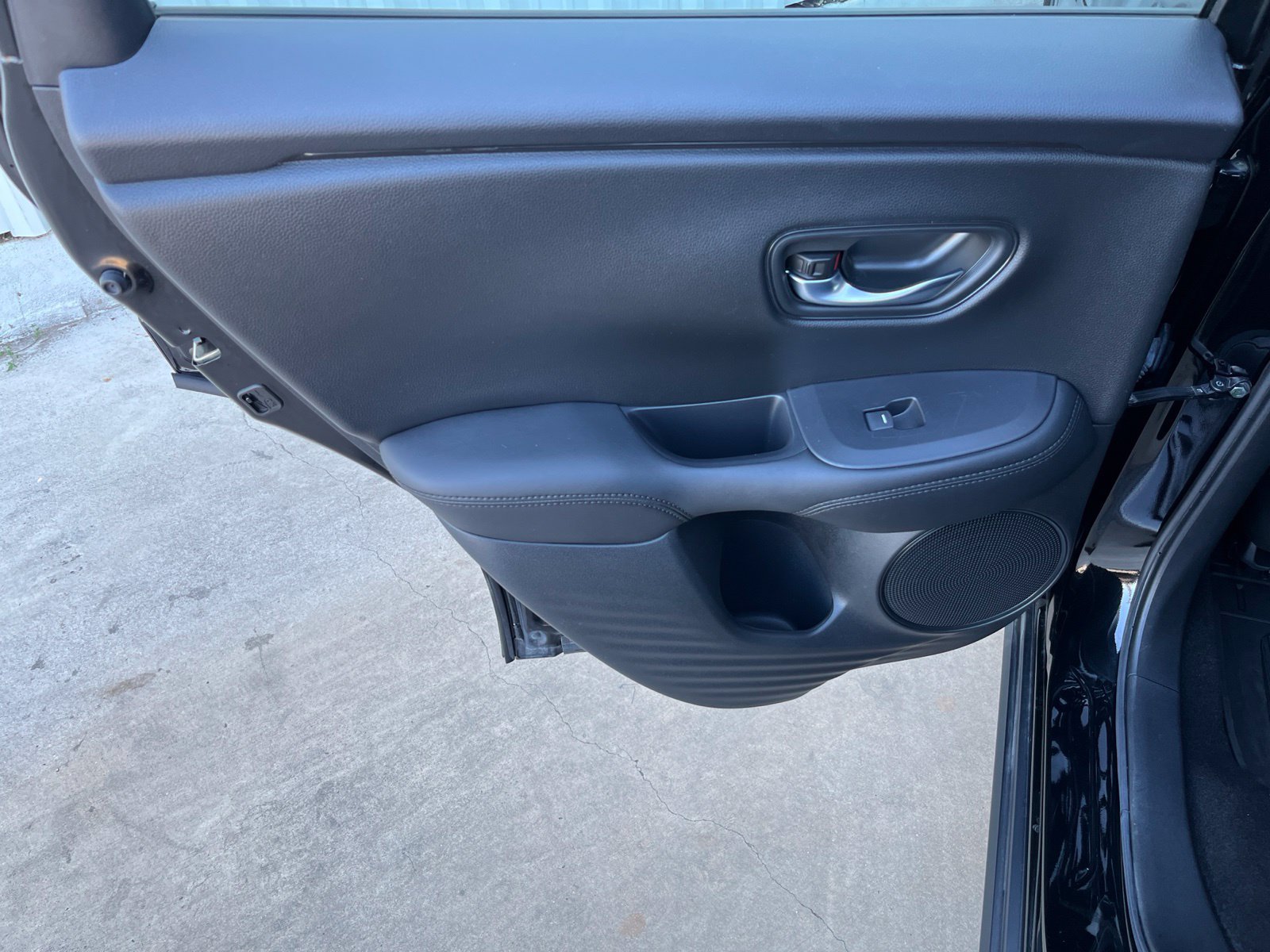 Used 2025 Honda HR-V LX image 13