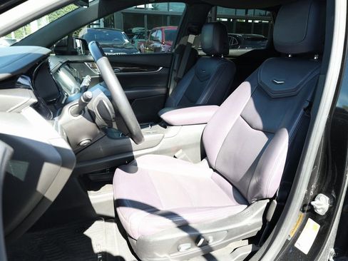 Used 2018 Cadillac XT5 Luxury w/ Driver Awareness Package image 21