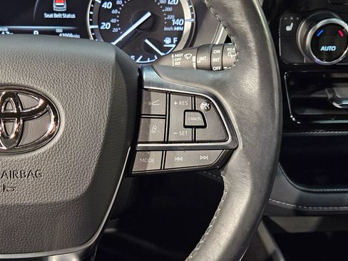 Used 2021 Toyota Highlander XSE FWD image 29