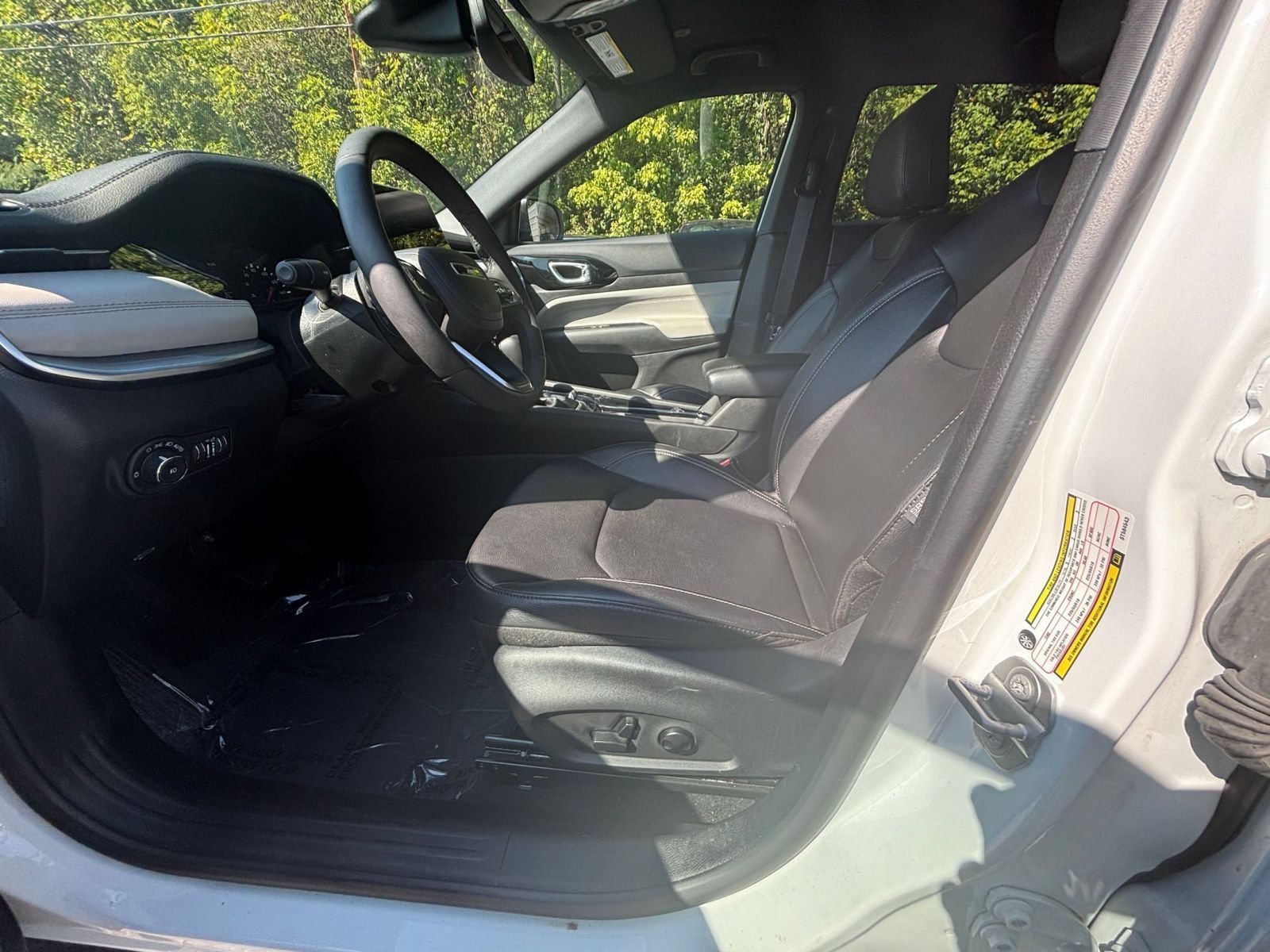 Used 2025 Jeep Compass Limited AWD/4WD image 22