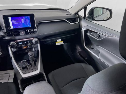 Certified 2025 Toyota RAV4 LE image 21