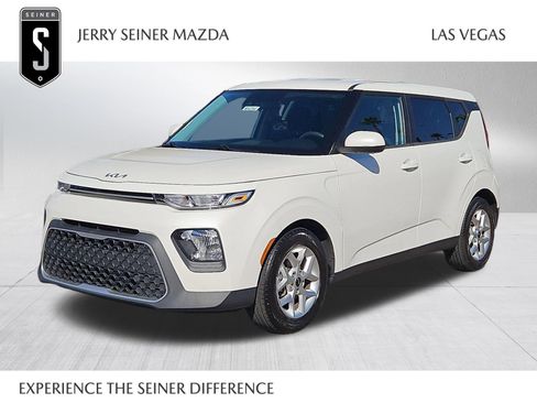 Used 2022 Kia Soul LX w/ Technology Package FWD image 1