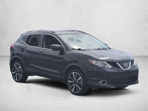 Used 2019 Nissan Rogue Sport SL w/ Premium Package FWD image 3