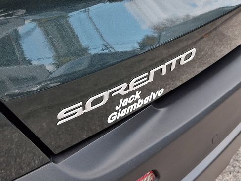 Used 2023 Kia Sorento S w/ Panoramic Sunroof Package image 34