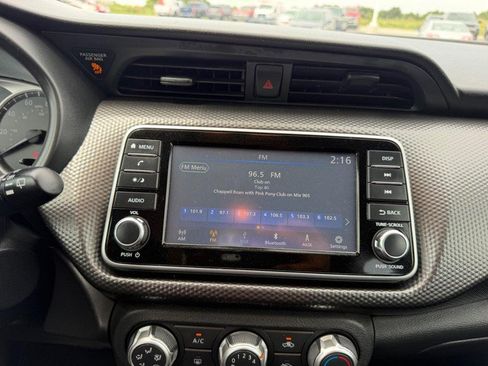 Used 2018 Nissan Kicks S FWD image 14