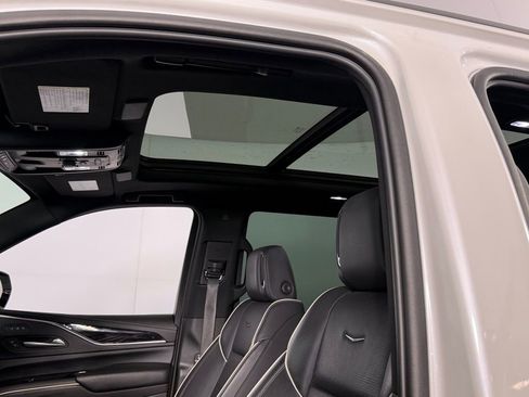 Used 2021 Cadillac Escalade Sport w/ LPO, ONYX Package image 24