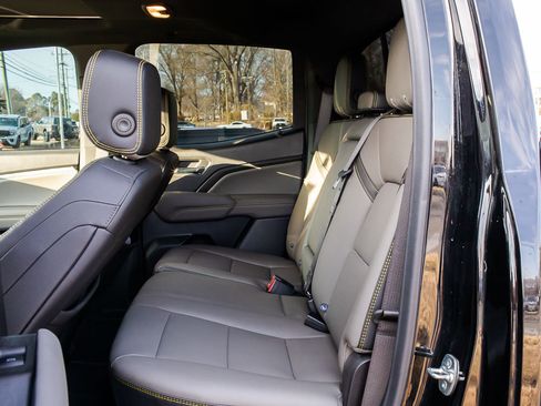 Used 2025 Chevrolet Colorado ZR2 image 18