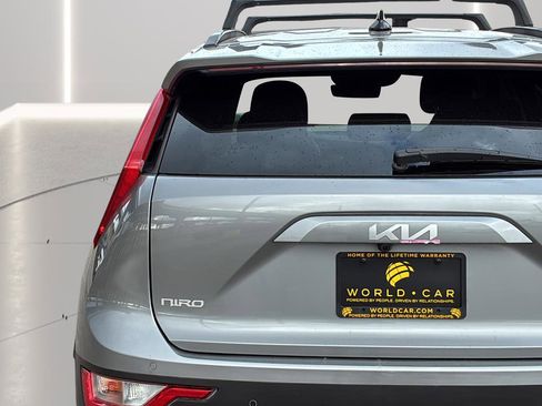 Certified 2025 Kia Niro EX FWD image 29