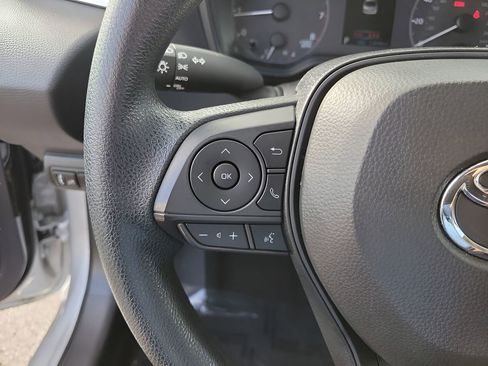 Used 2025 Toyota Corolla LE image 28