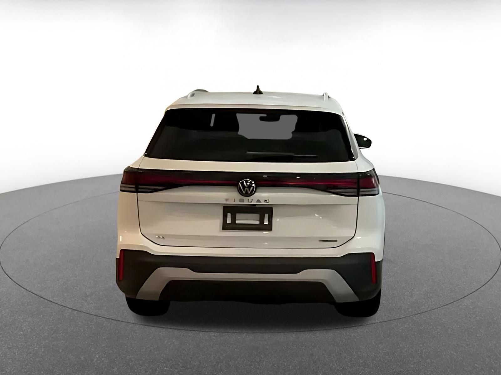 Used 2026 Volkswagen Tiguan SE AWD/4WD image 12