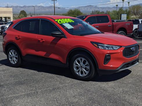 Used 2024 Ford Escape Active w/ Tech Pack #1 FWD image 1