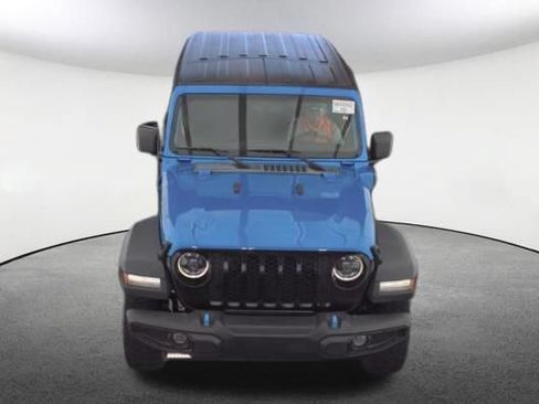 Used 2023 Jeep Wrangler Unlimited w/ Cold Weather Group AWD/4WD image 2