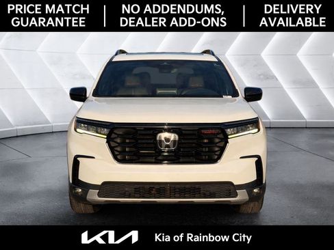 Used 2023 Honda Pilot TrailSport image 2