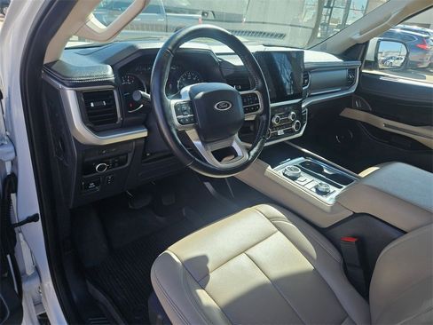 Used 2024 Ford Expedition Max XLT image 13