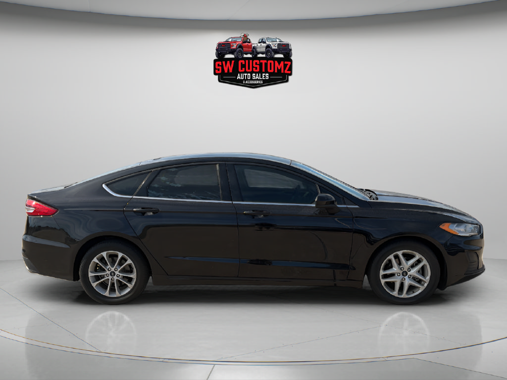 Used 2020 Ford Fusion SE FWD image 8