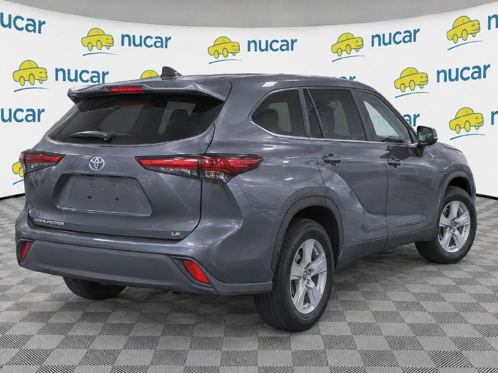 Used 2023 Toyota Highlander LE FWD image 4