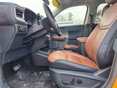 Used 2023 Ford Maverick Lariat w/ Lariat Luxury Package image 19