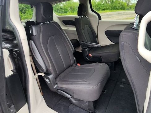 Used 2023 Chrysler Voyager LX FWD image 29