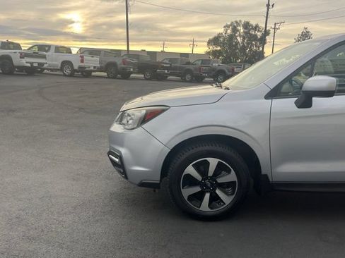 Used 2017 Subaru Forester 2.5i Premium w/ All-Weather Package AWD/4WD image 5