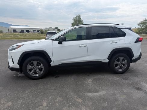 Used 2024 Toyota RAV4 LE AWD/4WD image 7