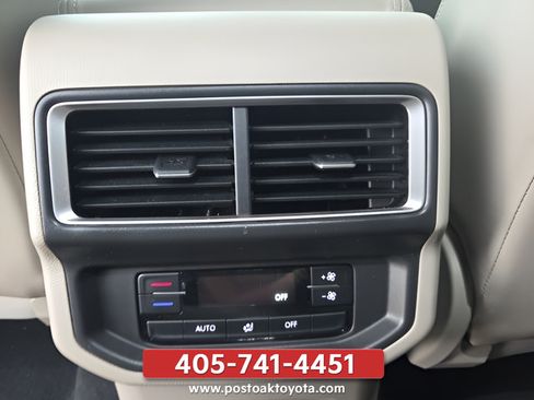 Used 2024 Volkswagen Atlas SE FWD image 27