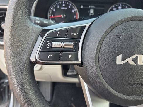Used 2022 Kia Forte LXS FWD image 23