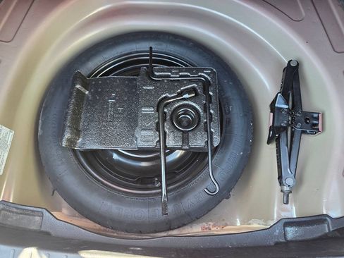 Used 2017 Toyota Corolla LE FWD image 23