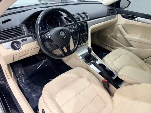 Used 2019 Volkswagen Passat 2.0T Wolfsburg w/ Wheels & Sunroof Package FWD image 28