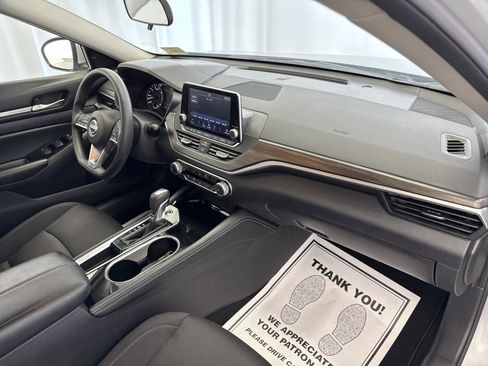 Used 2023 Nissan Altima 2.5 SV image 14