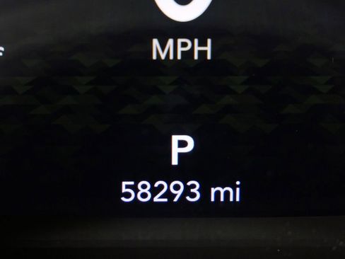 Used 2020 Jeep Gladiator Rubicon w/ Advanced Safety Group image 25